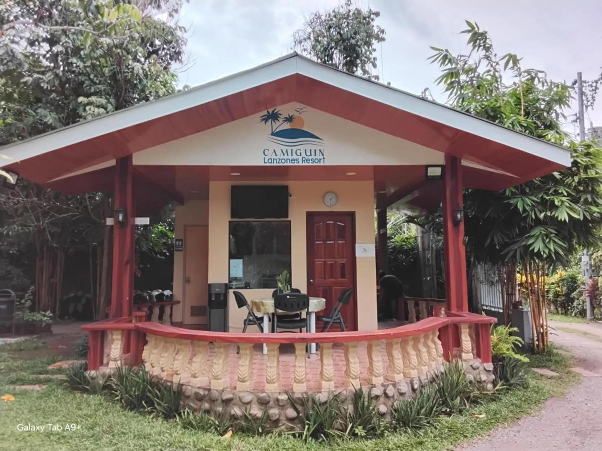 Camiguin Lanzones Resort Мамбахао Экстерьер фото